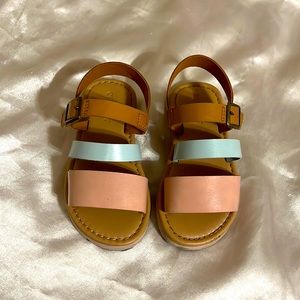 Toddler Old Navy Sandals size 8